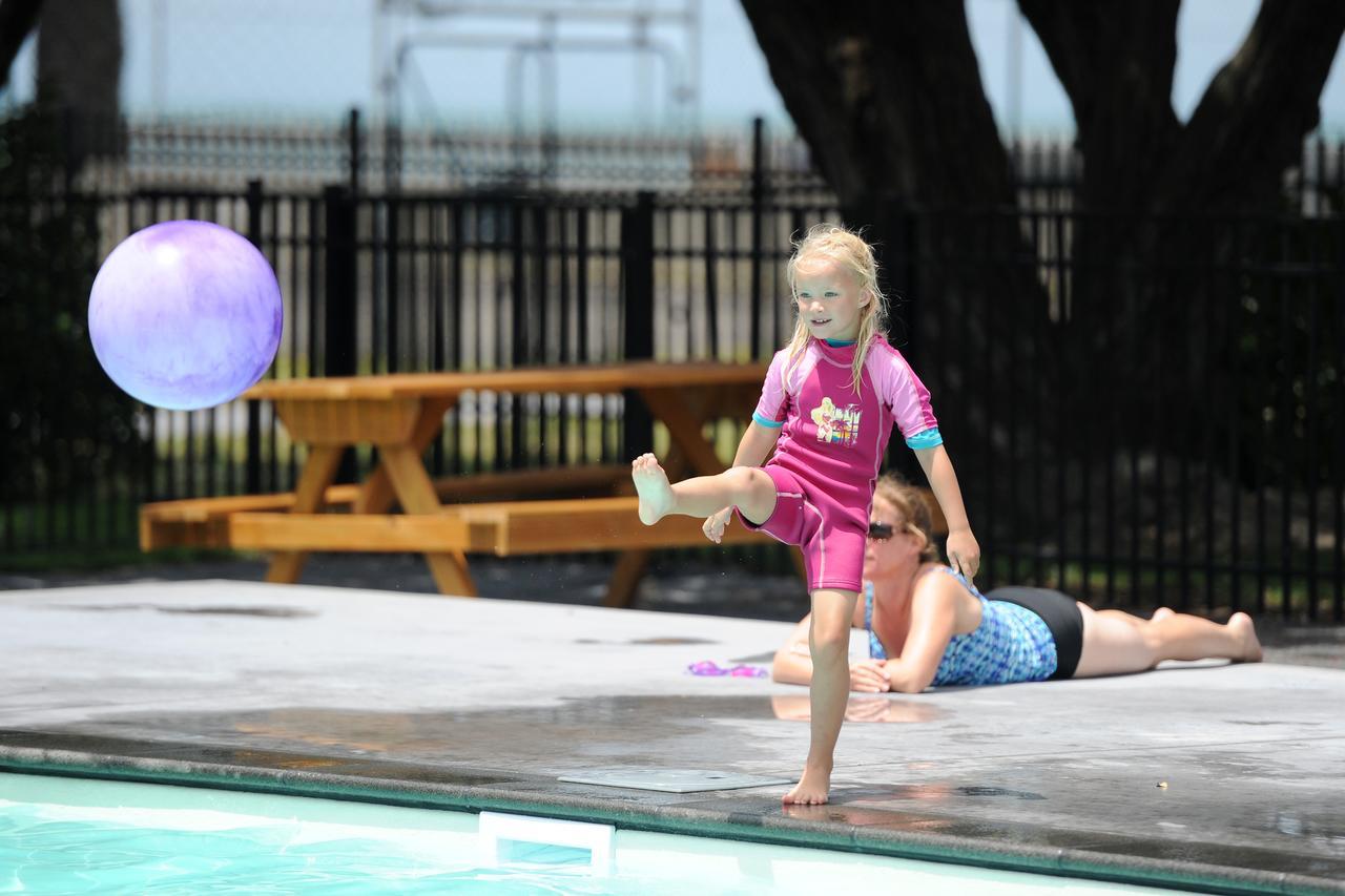 גיסבורן Waikanae Beach Top 10 Holiday Park מראה חיצוני תמונה